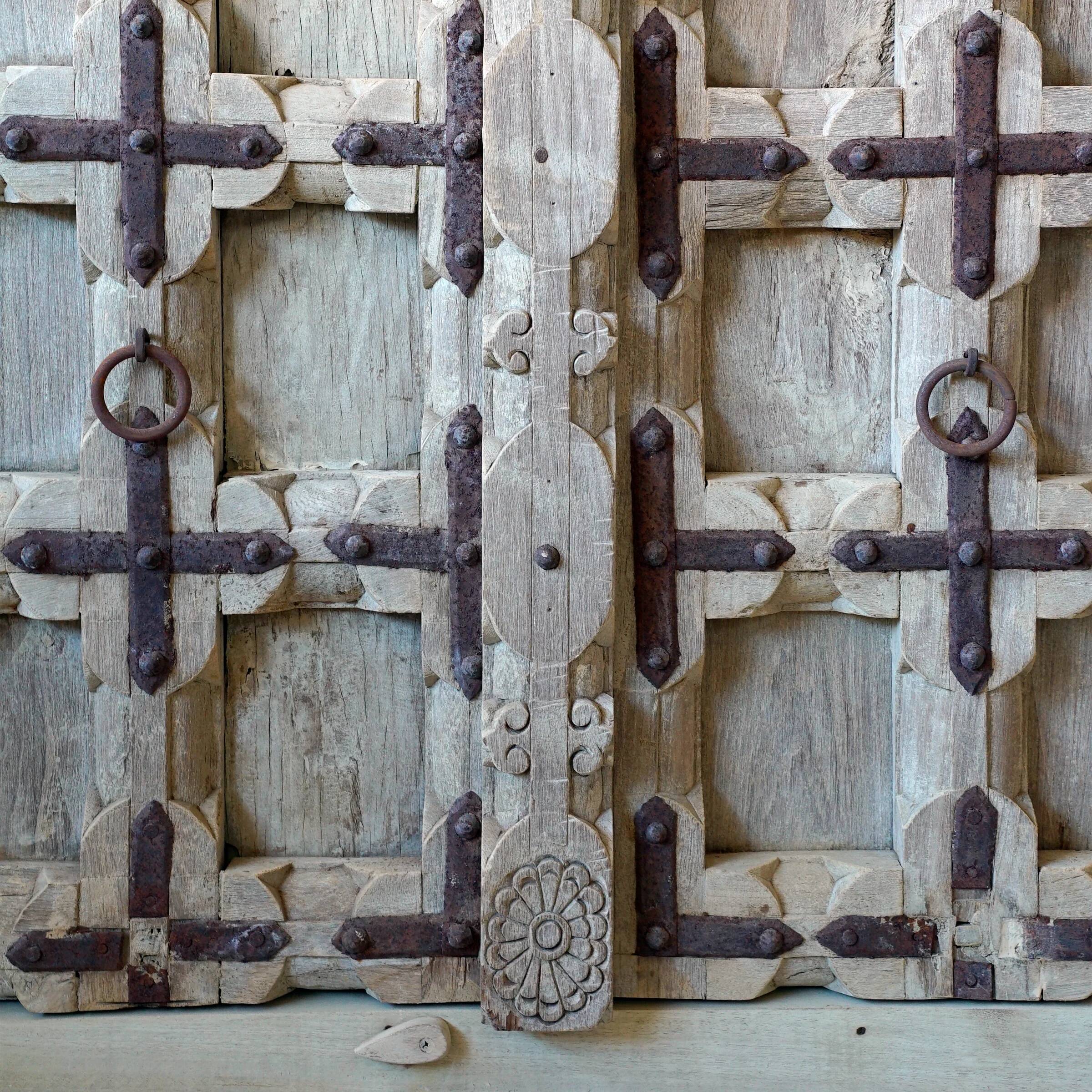 Ashta - Carved Indian buffet no. 4