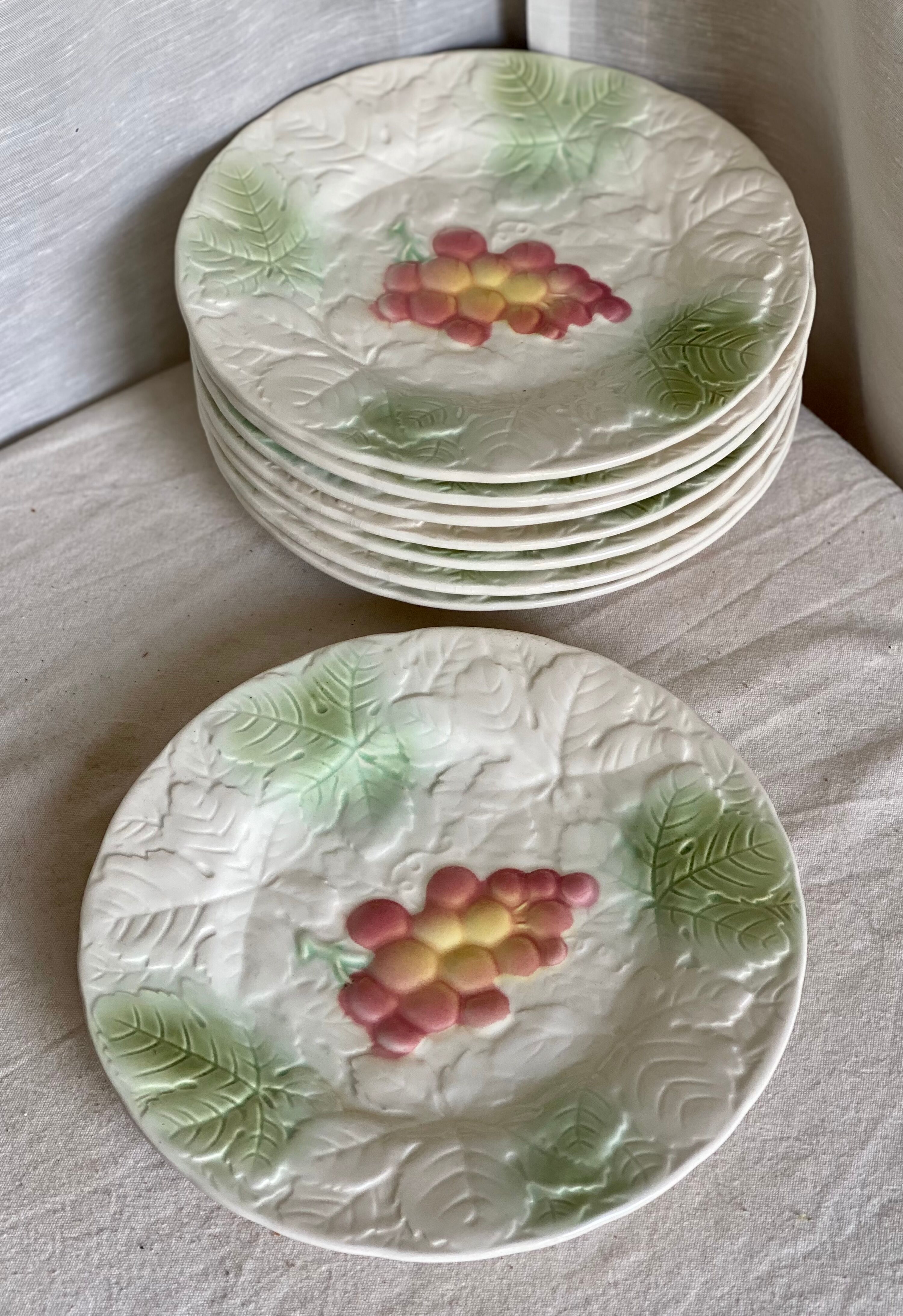 Service of 8 grape barbotine plates SALINS vintage 1970