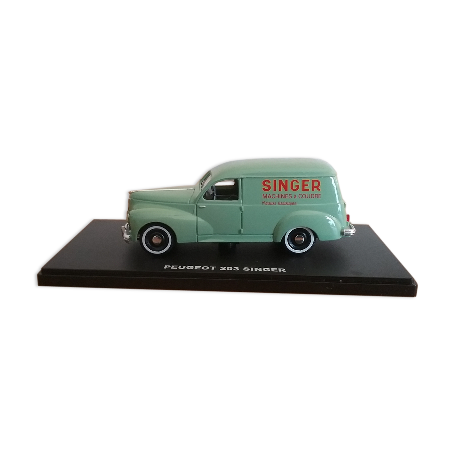 Peugeot 203 break tôle Singer
