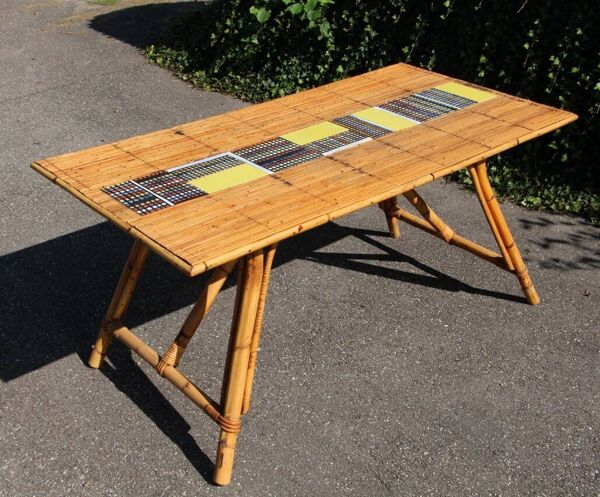 table de salle a manger avec carreaux de Roger Capron