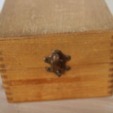 Wooden plug box