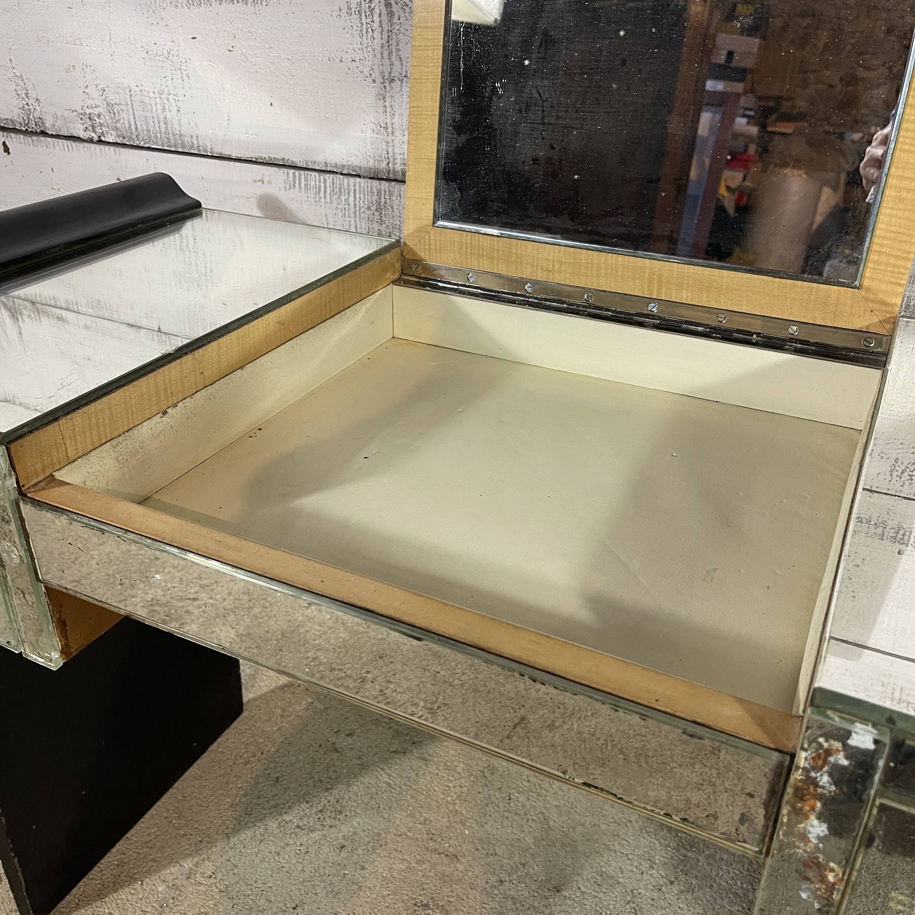 Vintage mirror dressing table