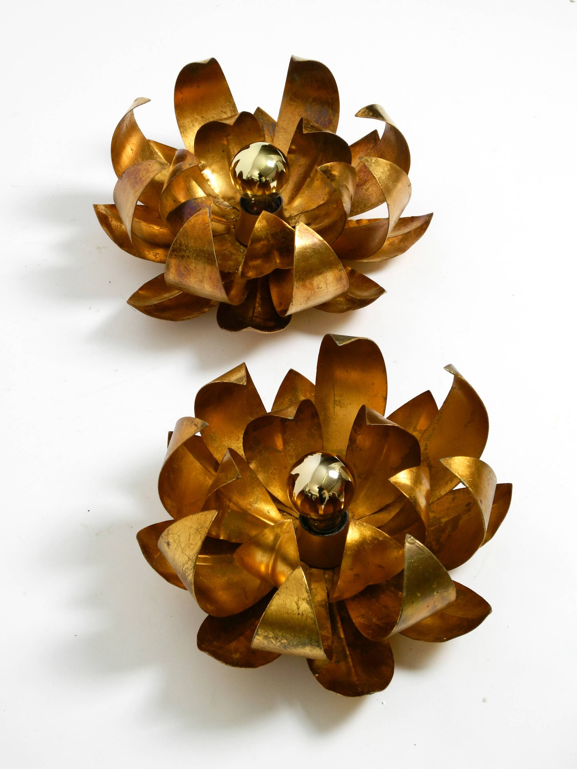 Pair of 70's gilded floral Regency wall or ceiling lamp with large leaves