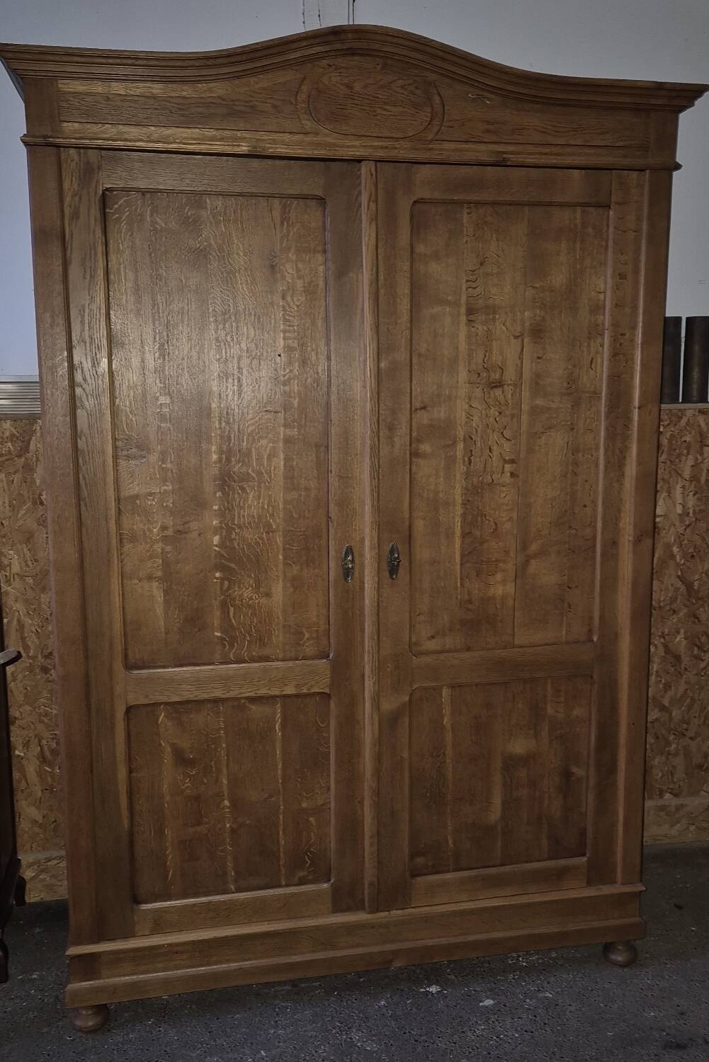 2-door wardrobe