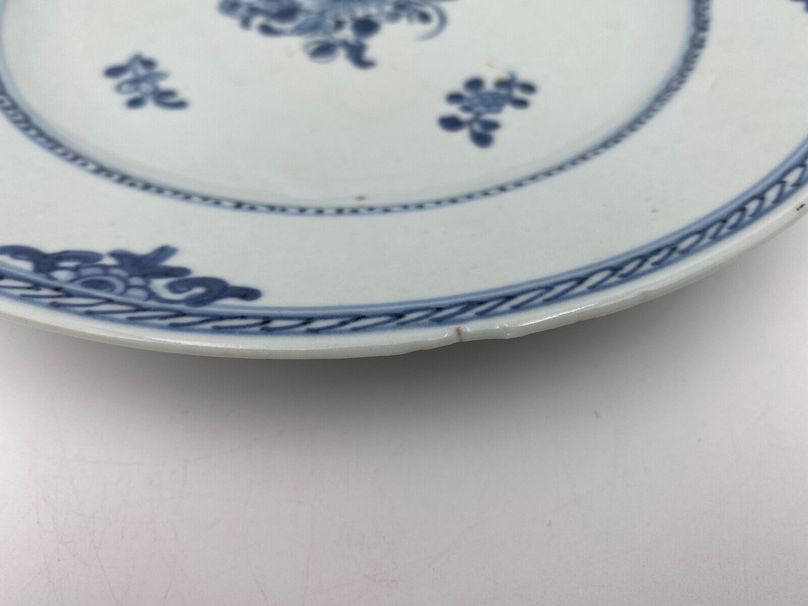 Plate in porcelain blue and white china xviii floral decoration
