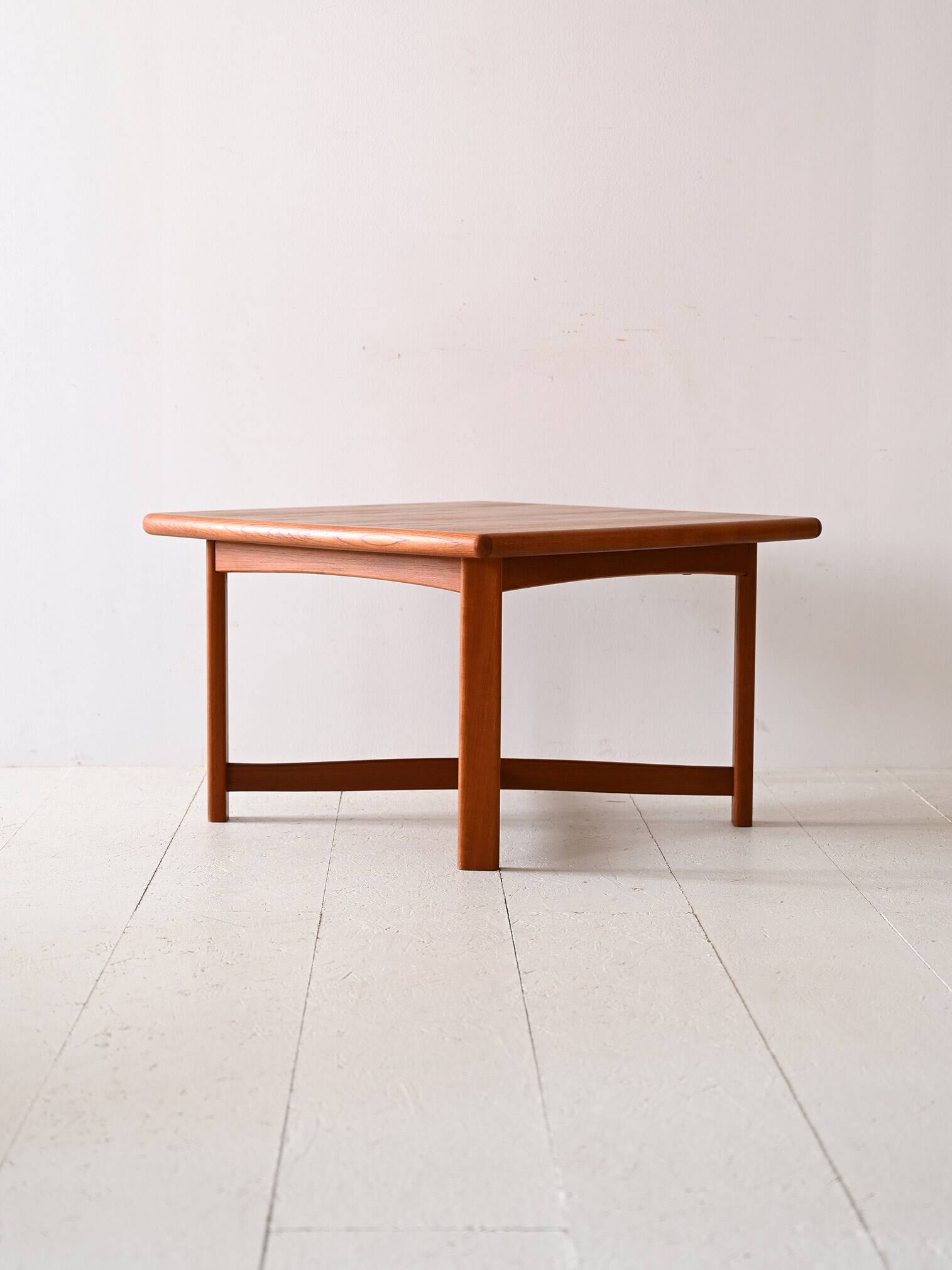 Table basse carrée en teck fabriquée au Danemark