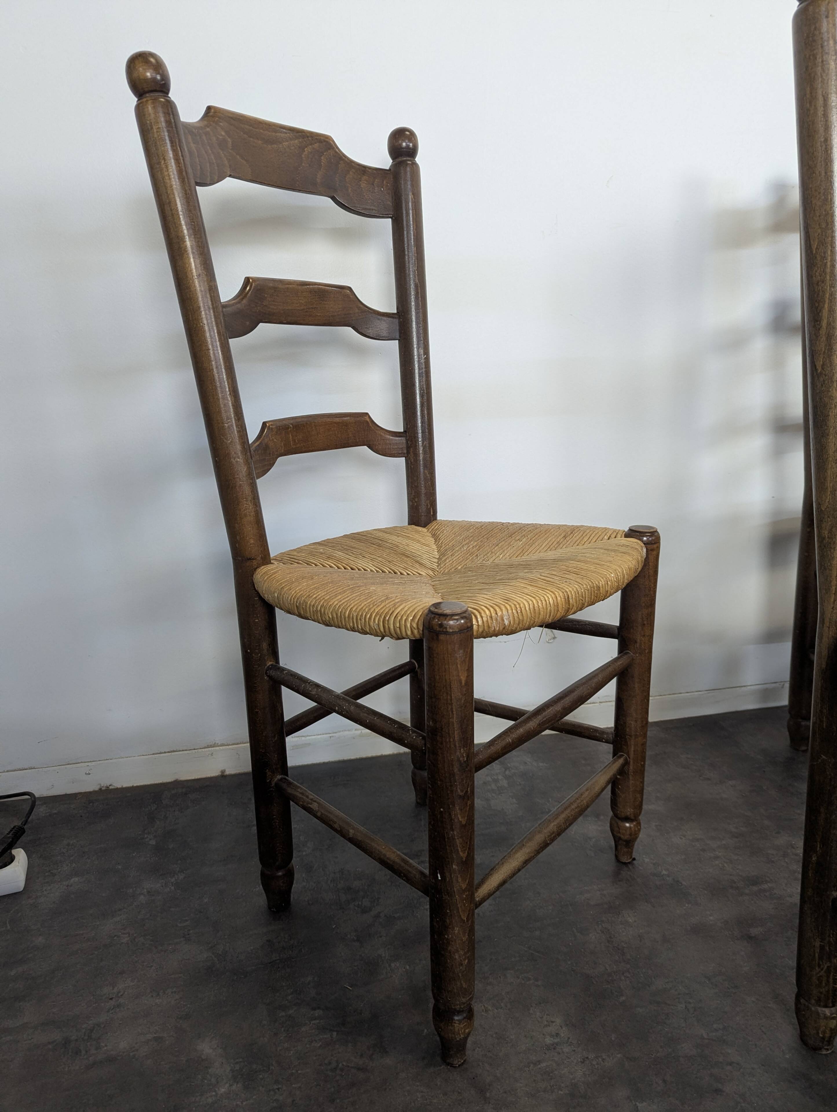 Séries de 8 chaises paillées