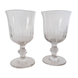 2 old glasses tulip