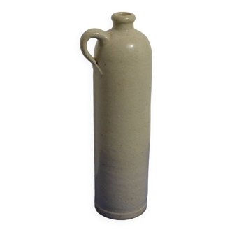 Stoneware bottle with handle