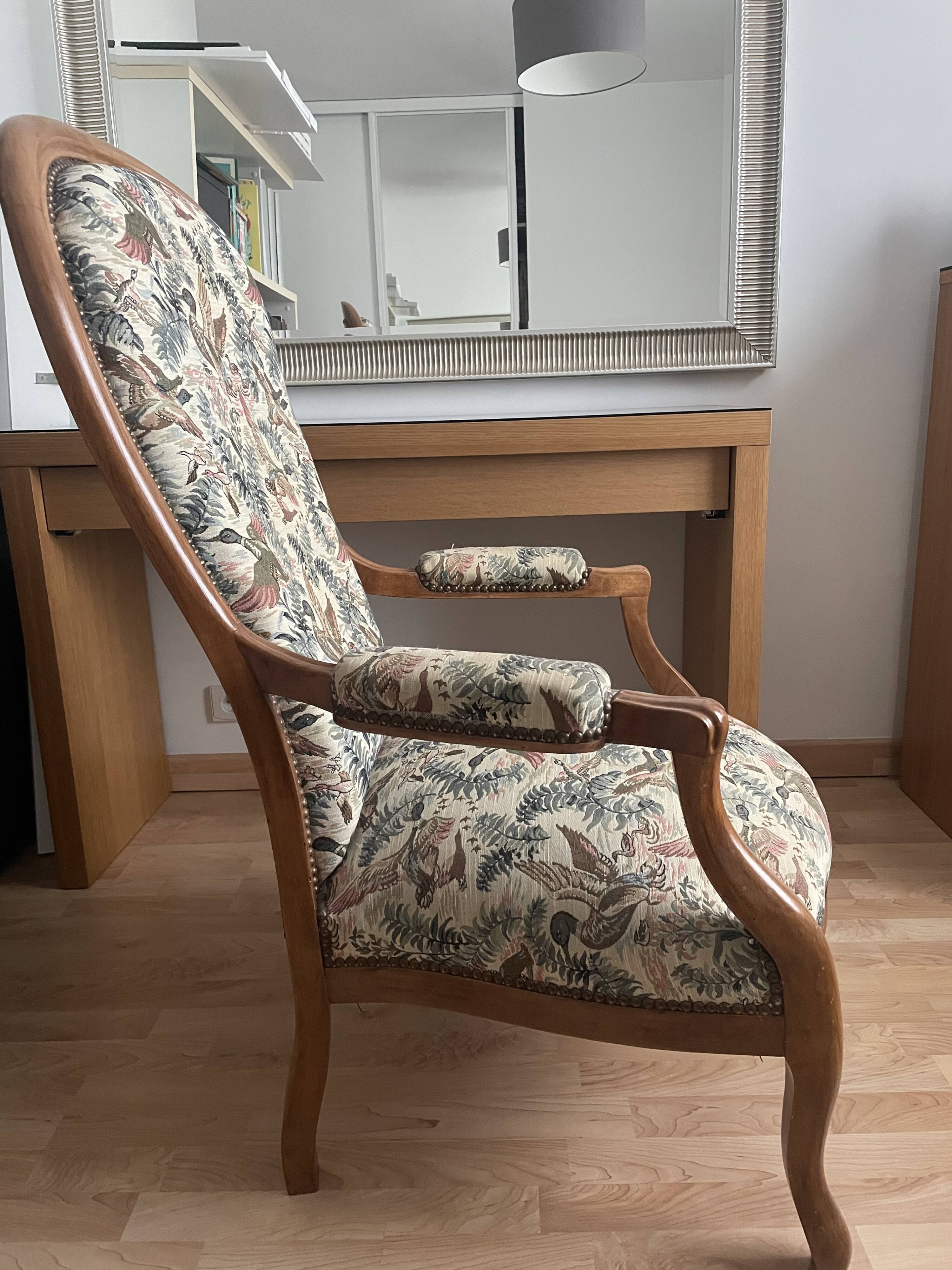 Louis Philippe armchair with wood pigeon motifs
