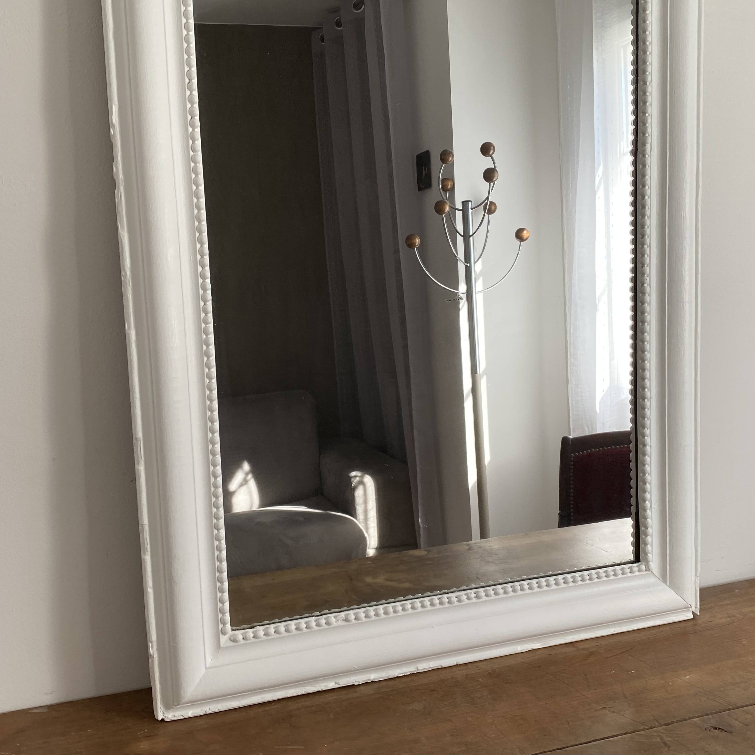 Louis Philippe mirror, late 19th century. White. 135x90.