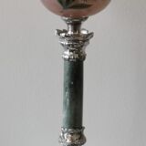 Lampe à pétrole fin xixème siècle montée sur colonne corinthienne.