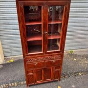 Joli cabinet vitrine indochinois deux corps. Milieu XXe siècle