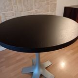 Round table