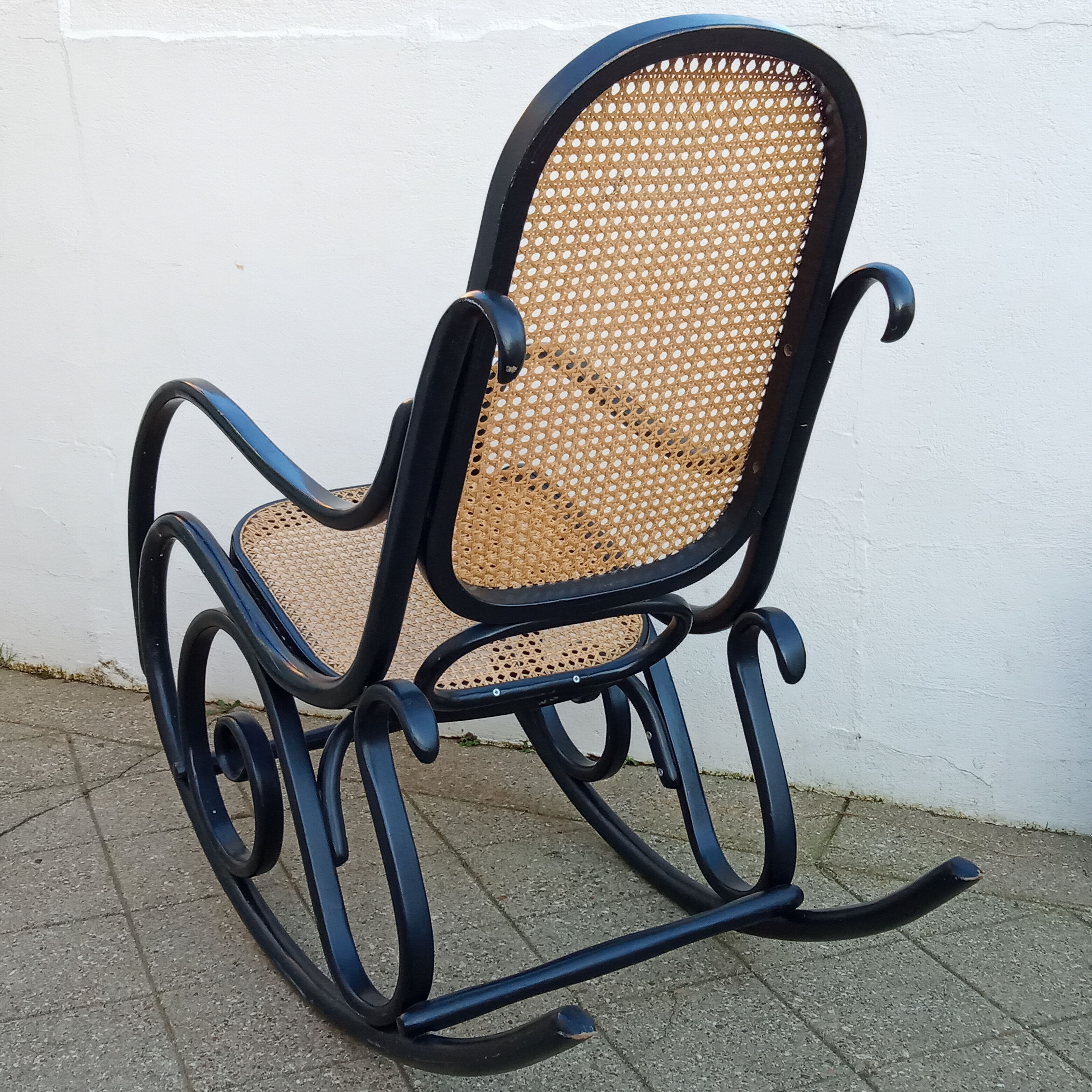 Rocking-chair canned