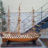 Maquette d'un navire à restaurer en bois