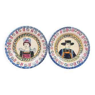 Paire d’assiettes Henriot Quimper