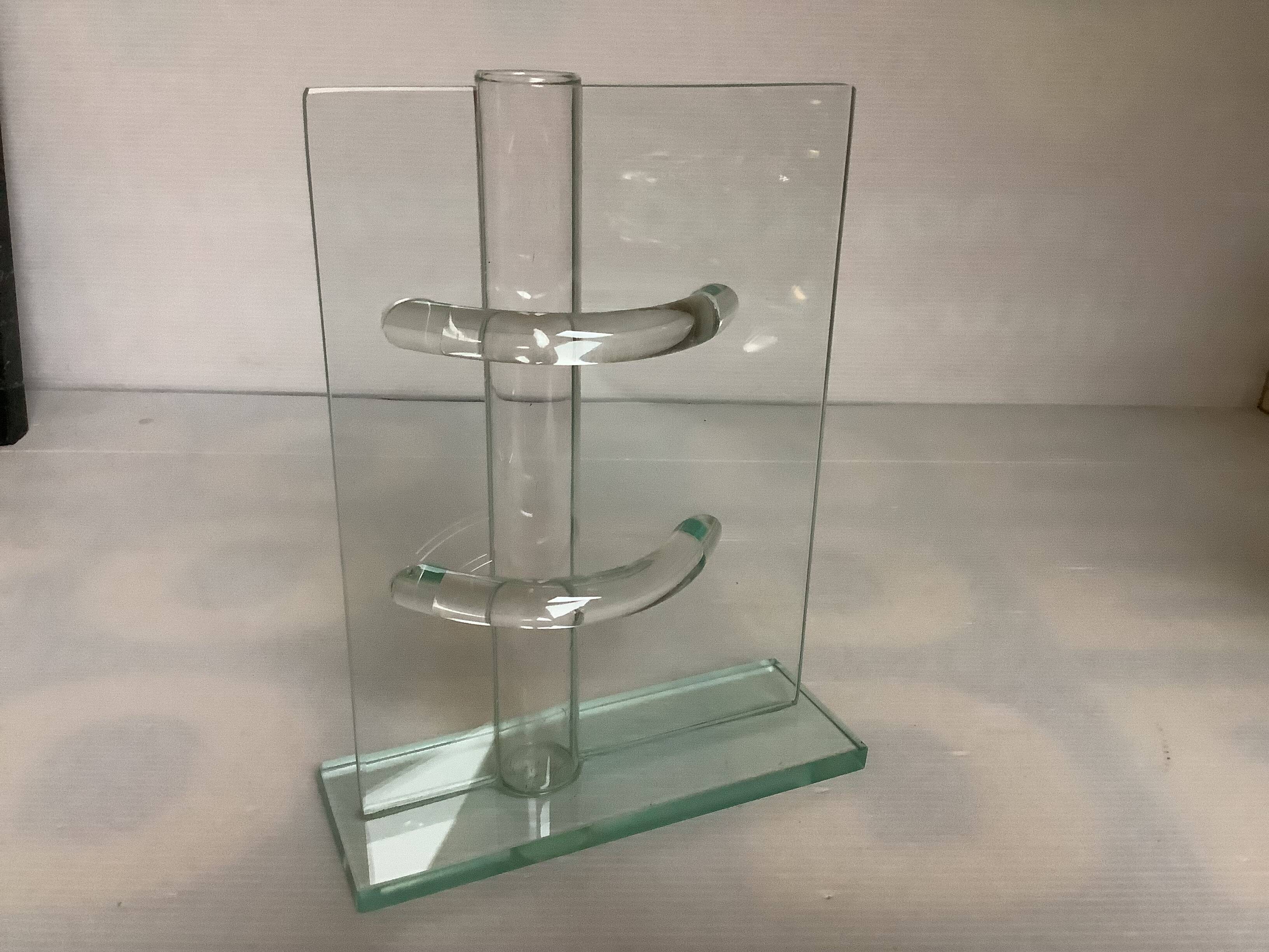Thick glass soliflore vase design