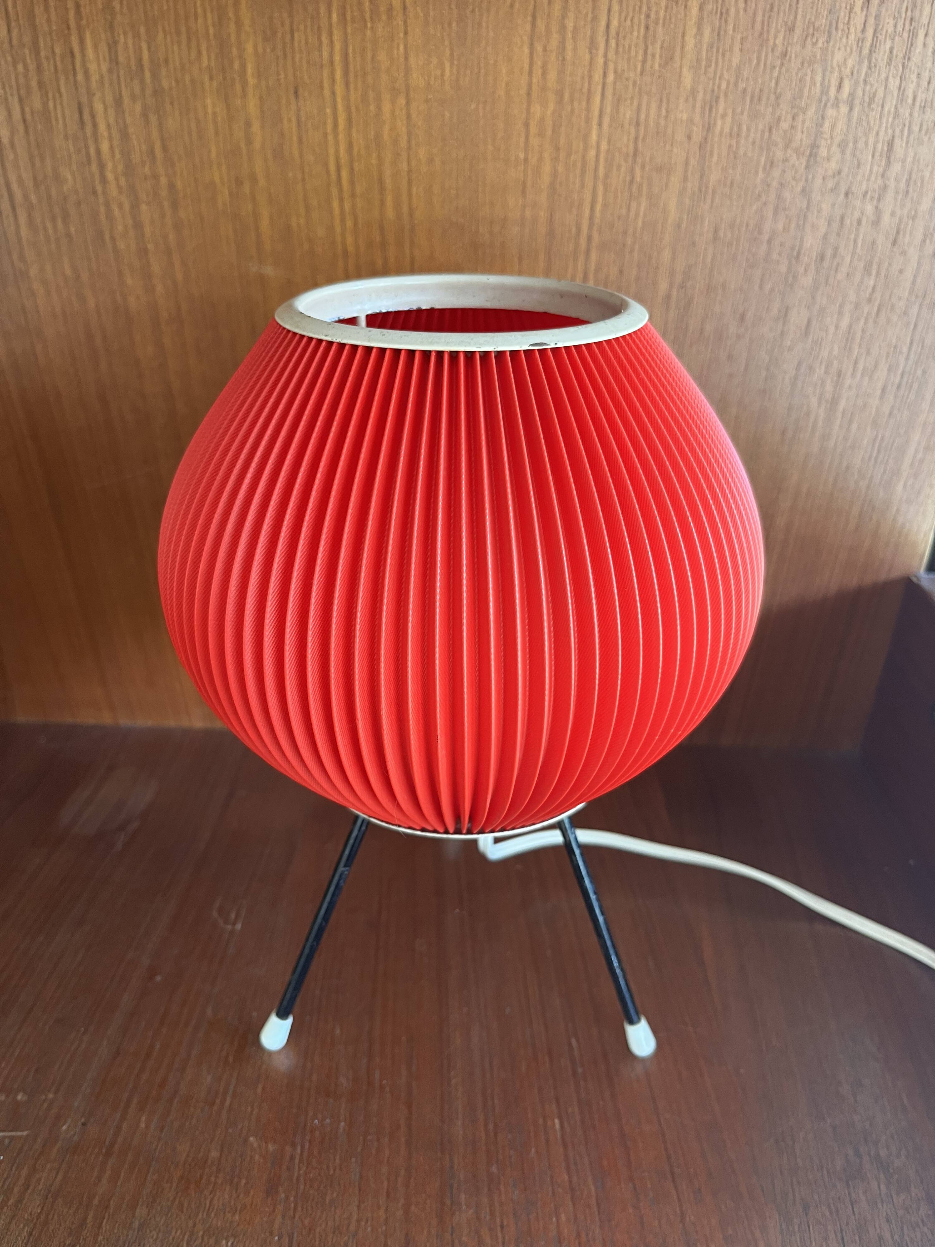 Tripod lamp, pleated red rhodoid, 1950s, 60s design