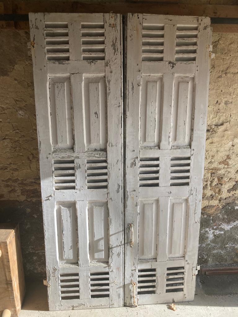 Pair of shutter