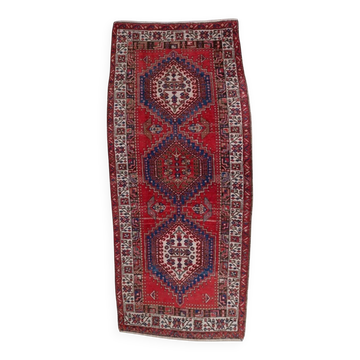 Antique Serab wool runner, crimson field & stepped medallions, c. 1920s — 93 × 204 cm — 1C1284