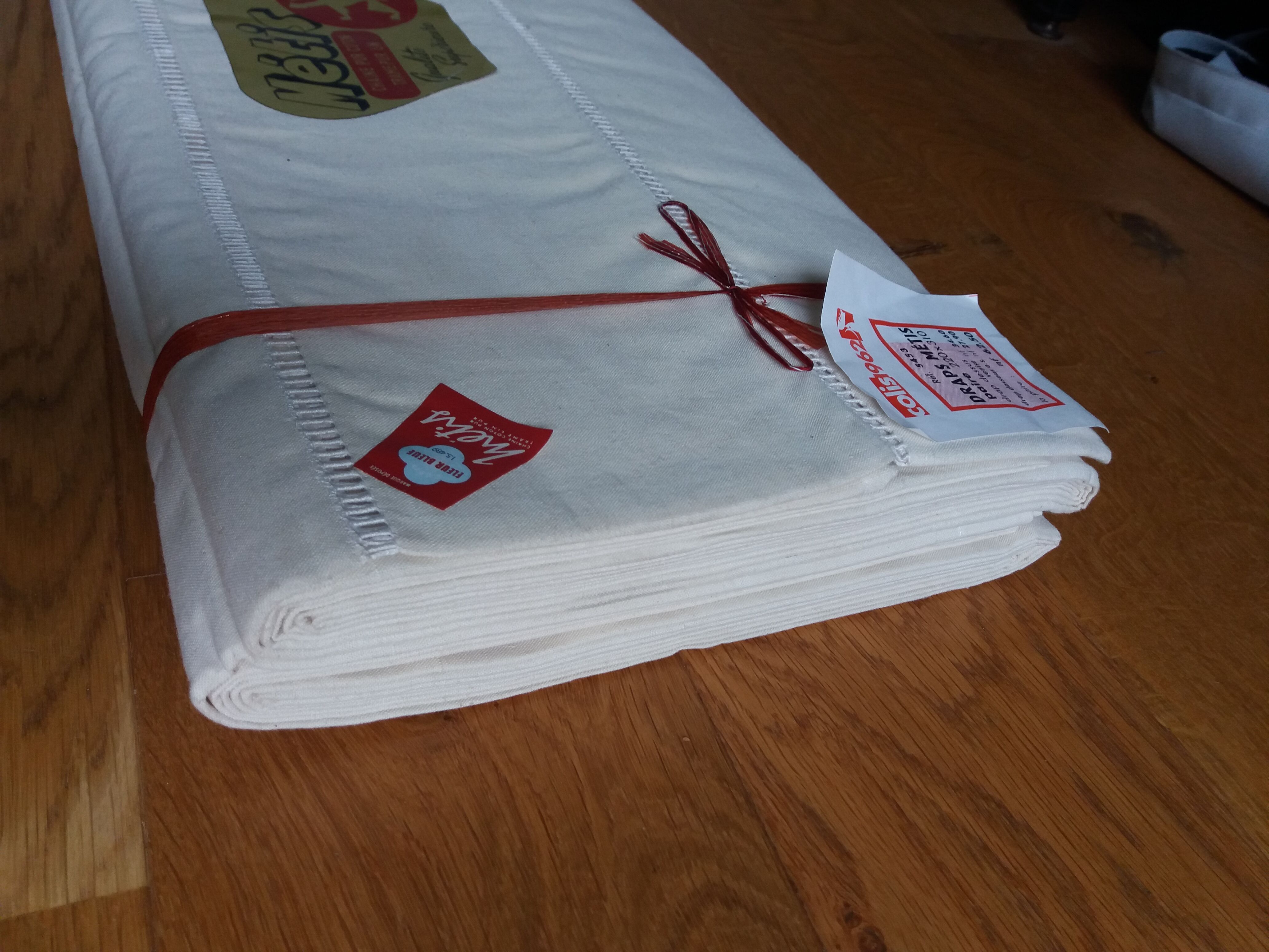 Pair of antique sheets embroidered Métis Fleur Bleue de Gérardmer