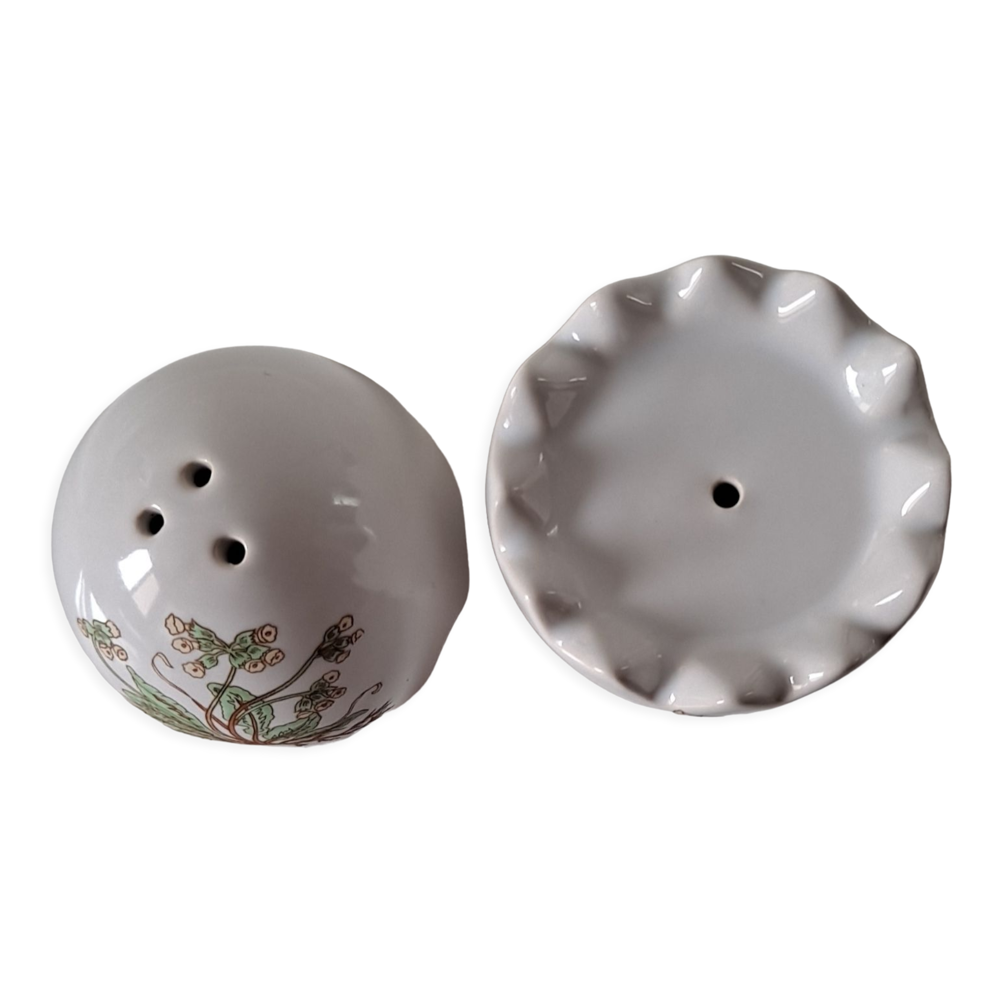 Egg salt and pepper set