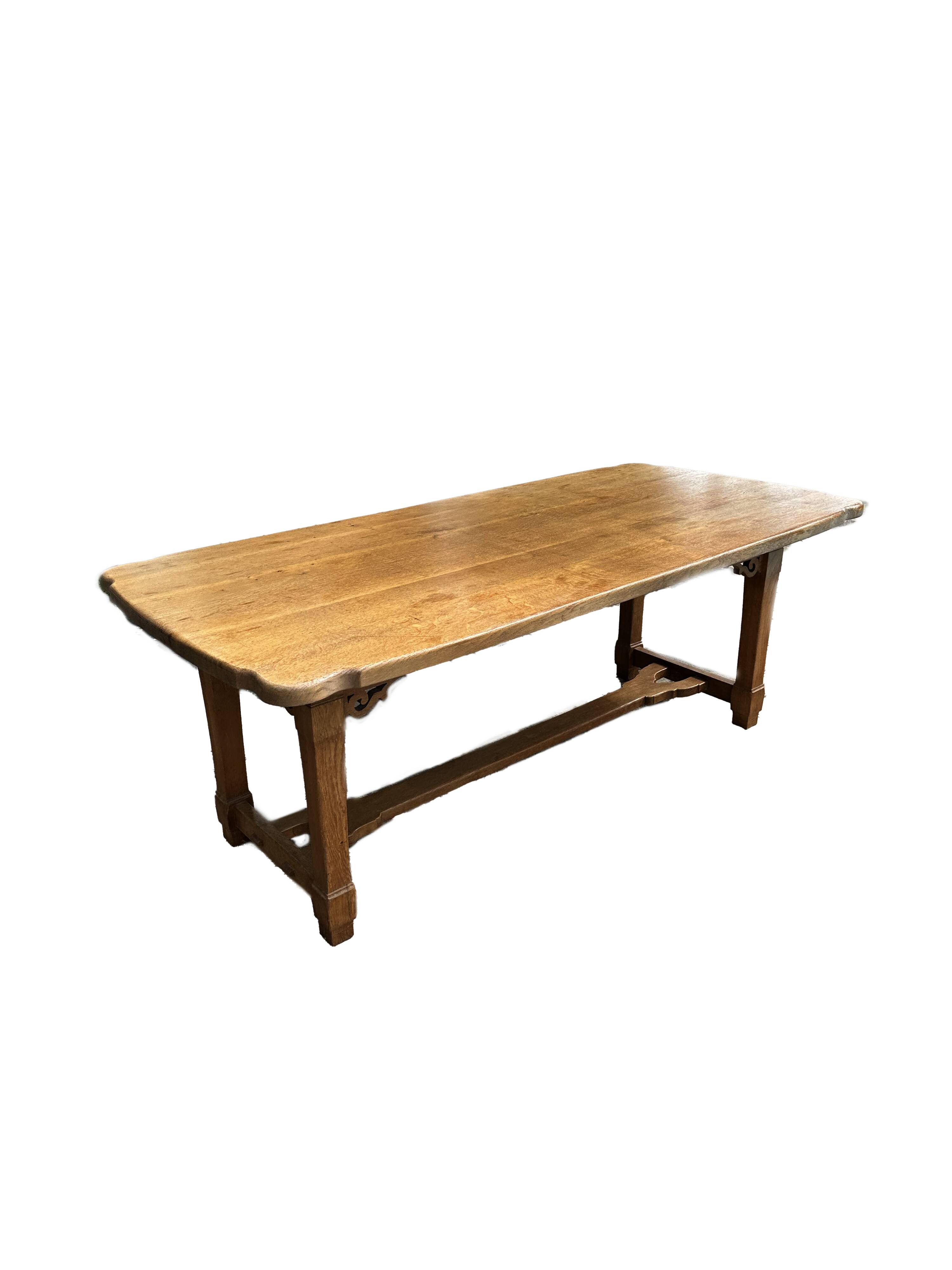 Table à manger en chêne massif du début du 19e siècle