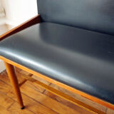 Table in excellent condition and very rare phone