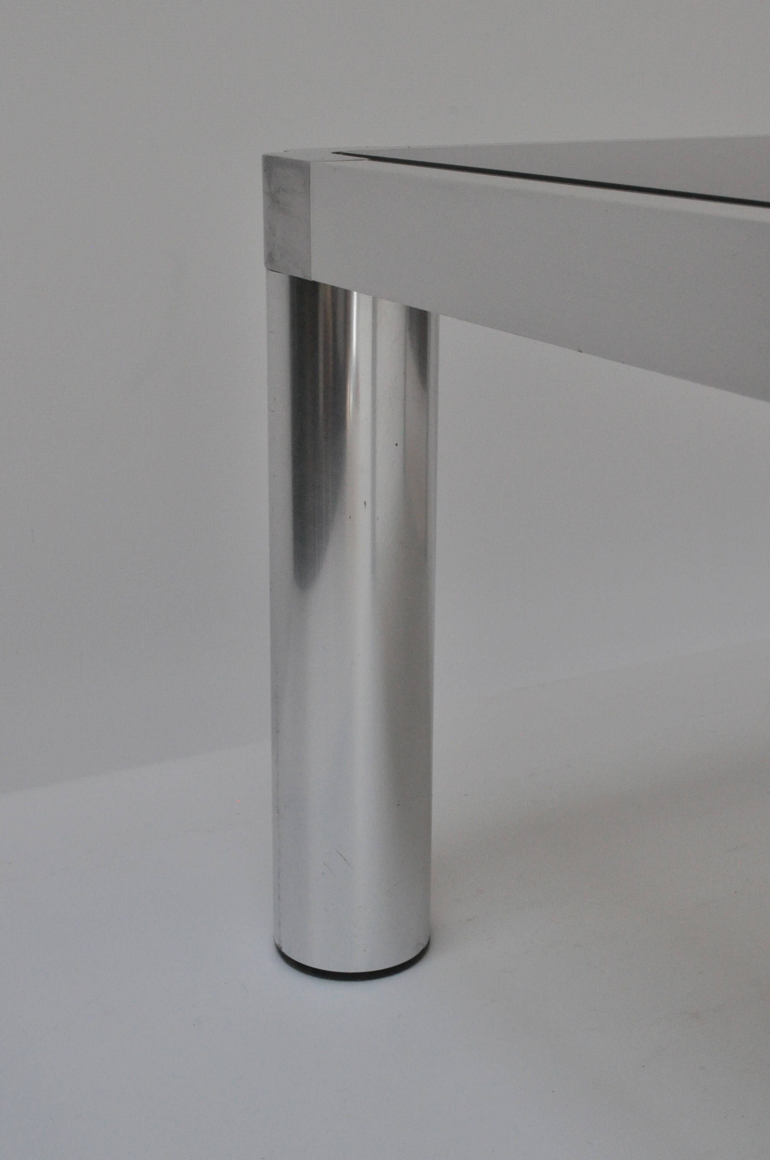 Table basse Artifort T100 par Kho Liang Ie – Verre fumé original – Années 1970
