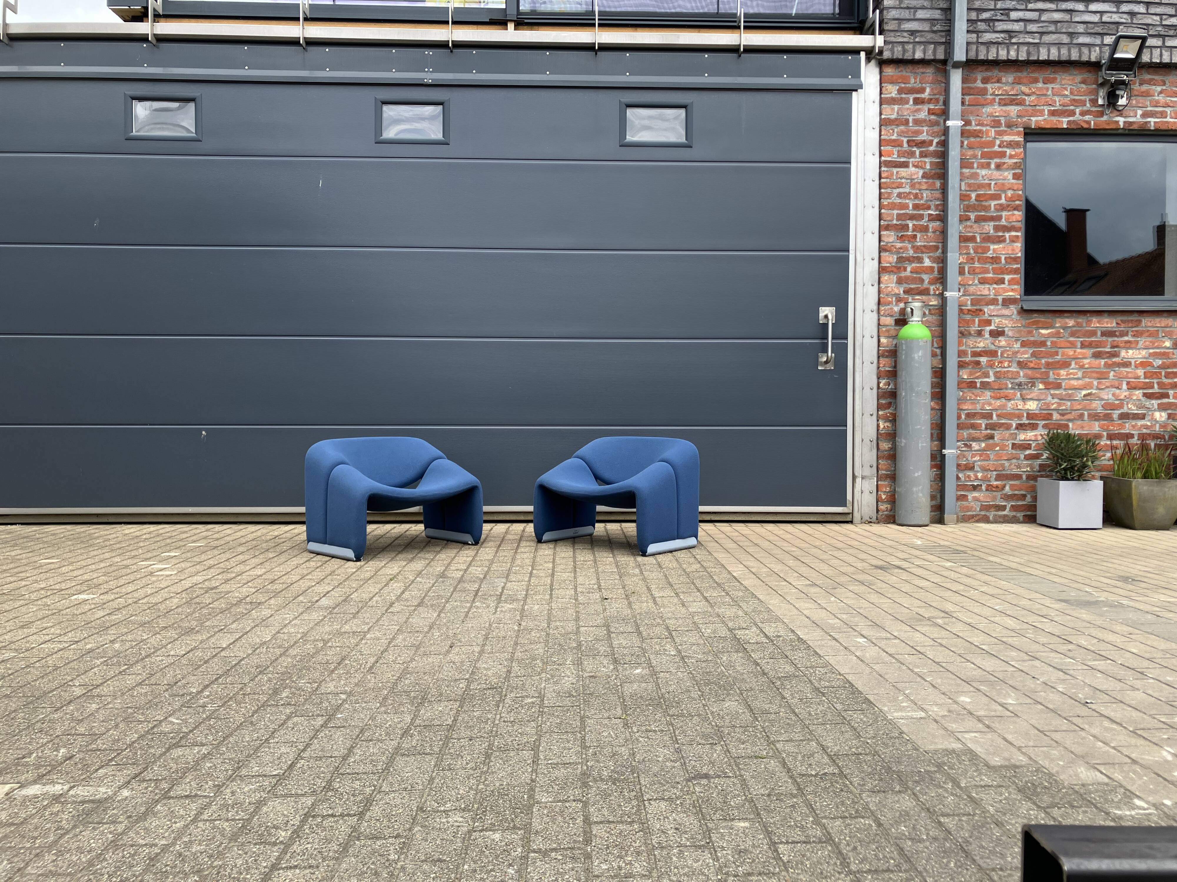 2x Artifort Groovy F598 (M-chair) blue, perfect state! Pierre Paulin