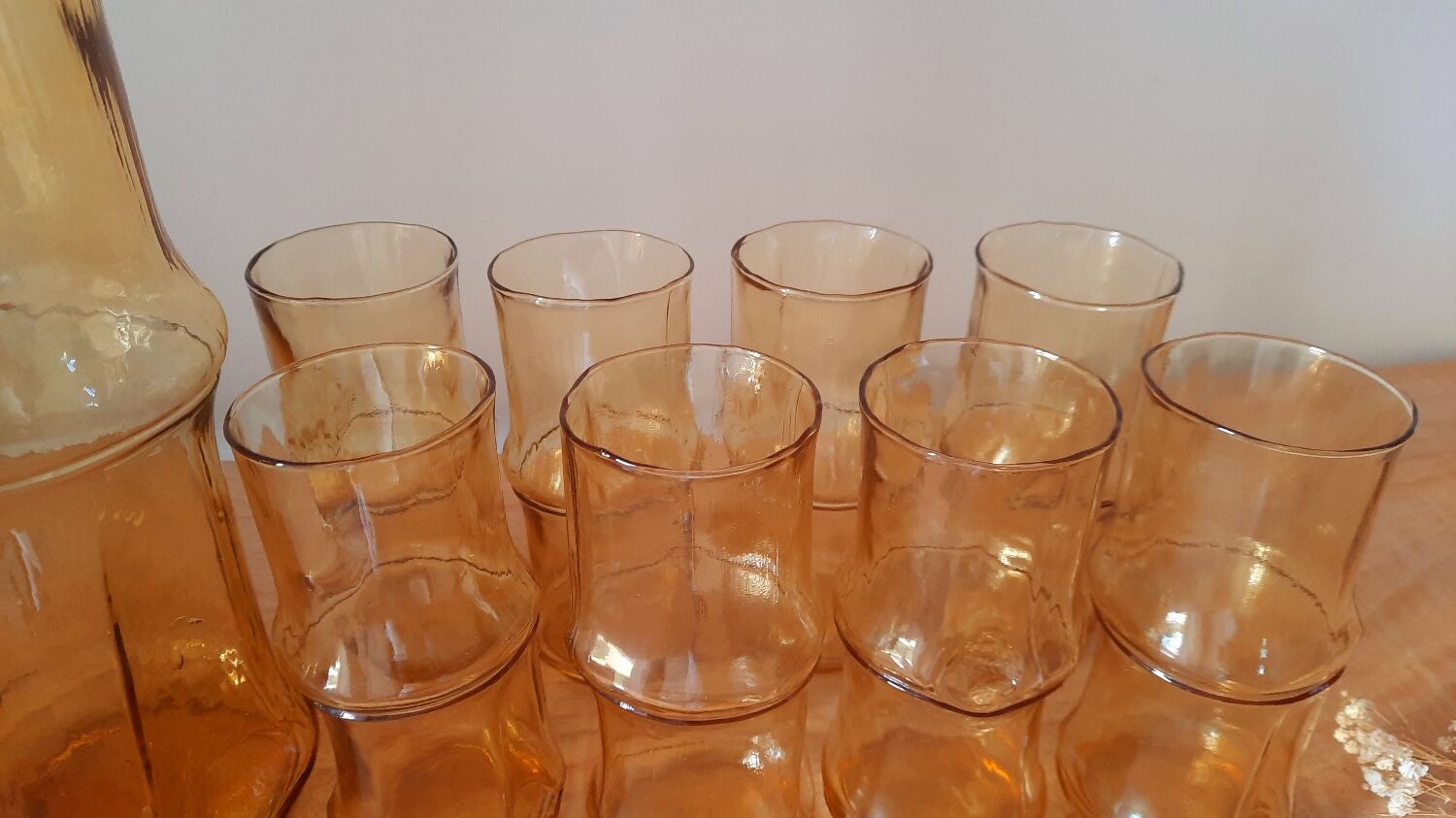 Vintage amber orangeade service
