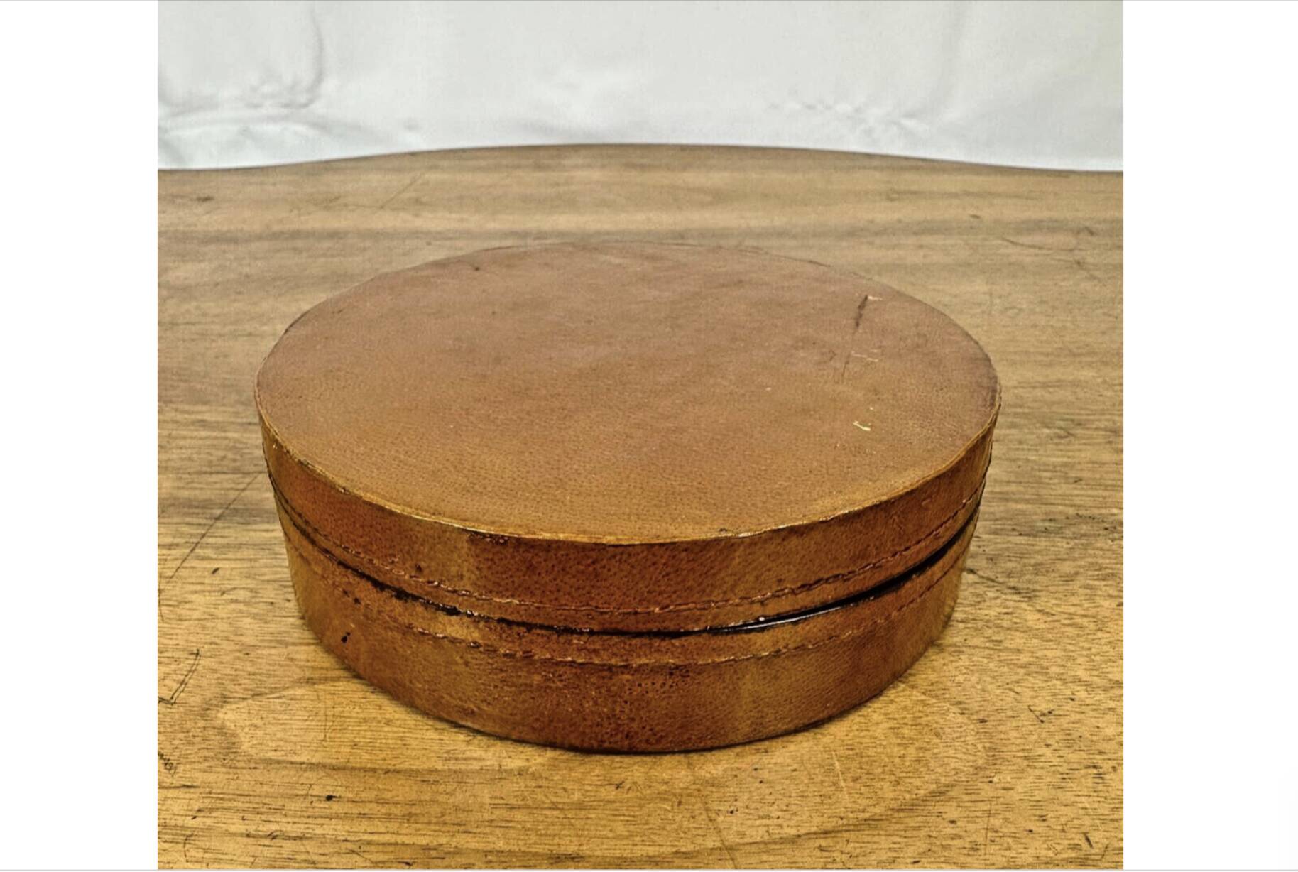 Boîte de rangement en bois laquée de forme ronde
