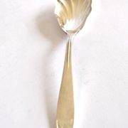 Cuillère à sucre vintage en métal argenté Gulden Alsace, décor coquille