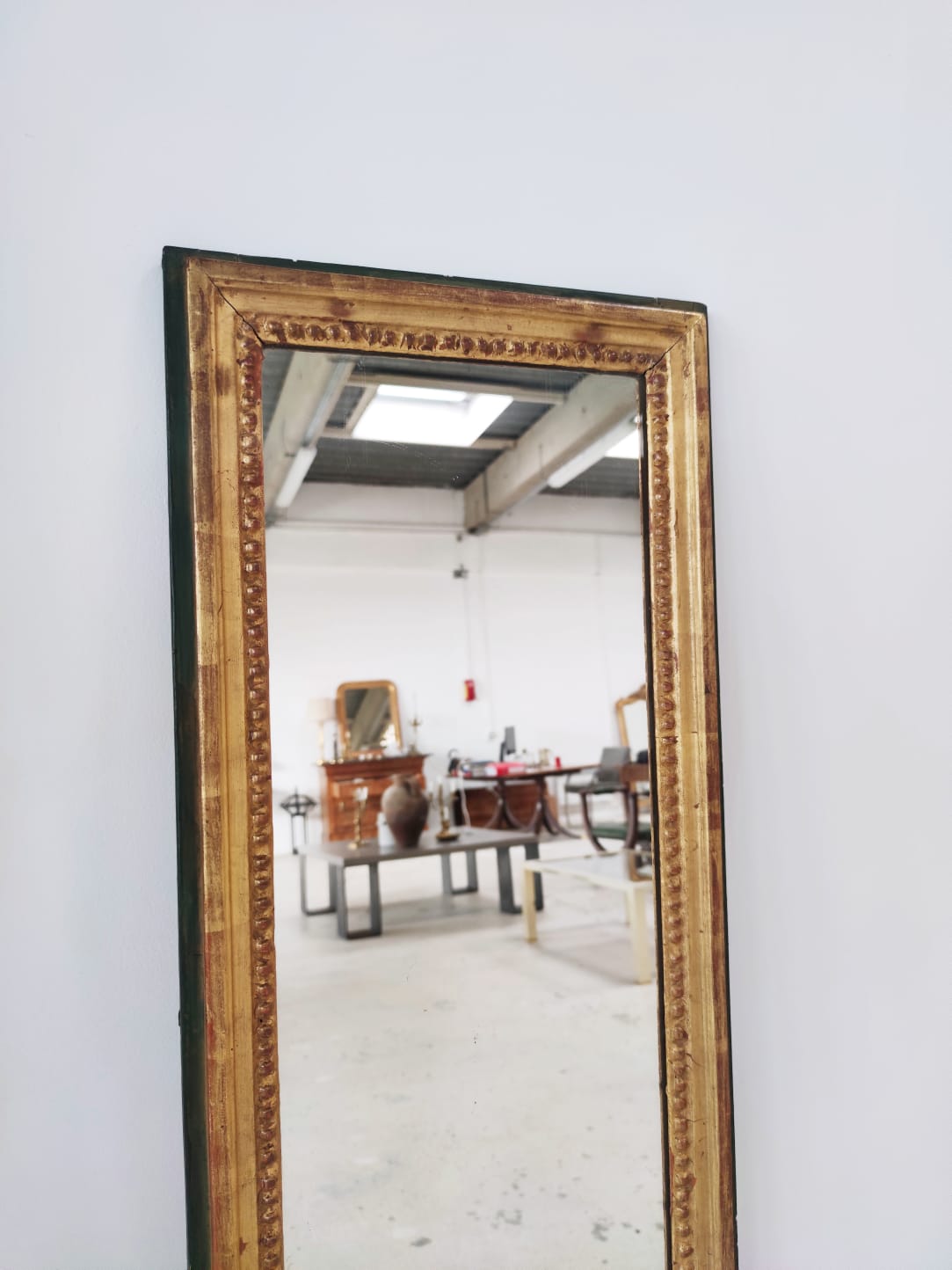 Rectangular foot mirror with pearl mesh