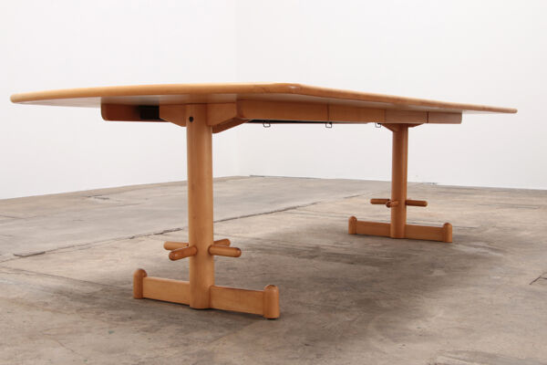 Ensemble Stokke grande table avec 8 chaises design Peter Opsvik, 1990