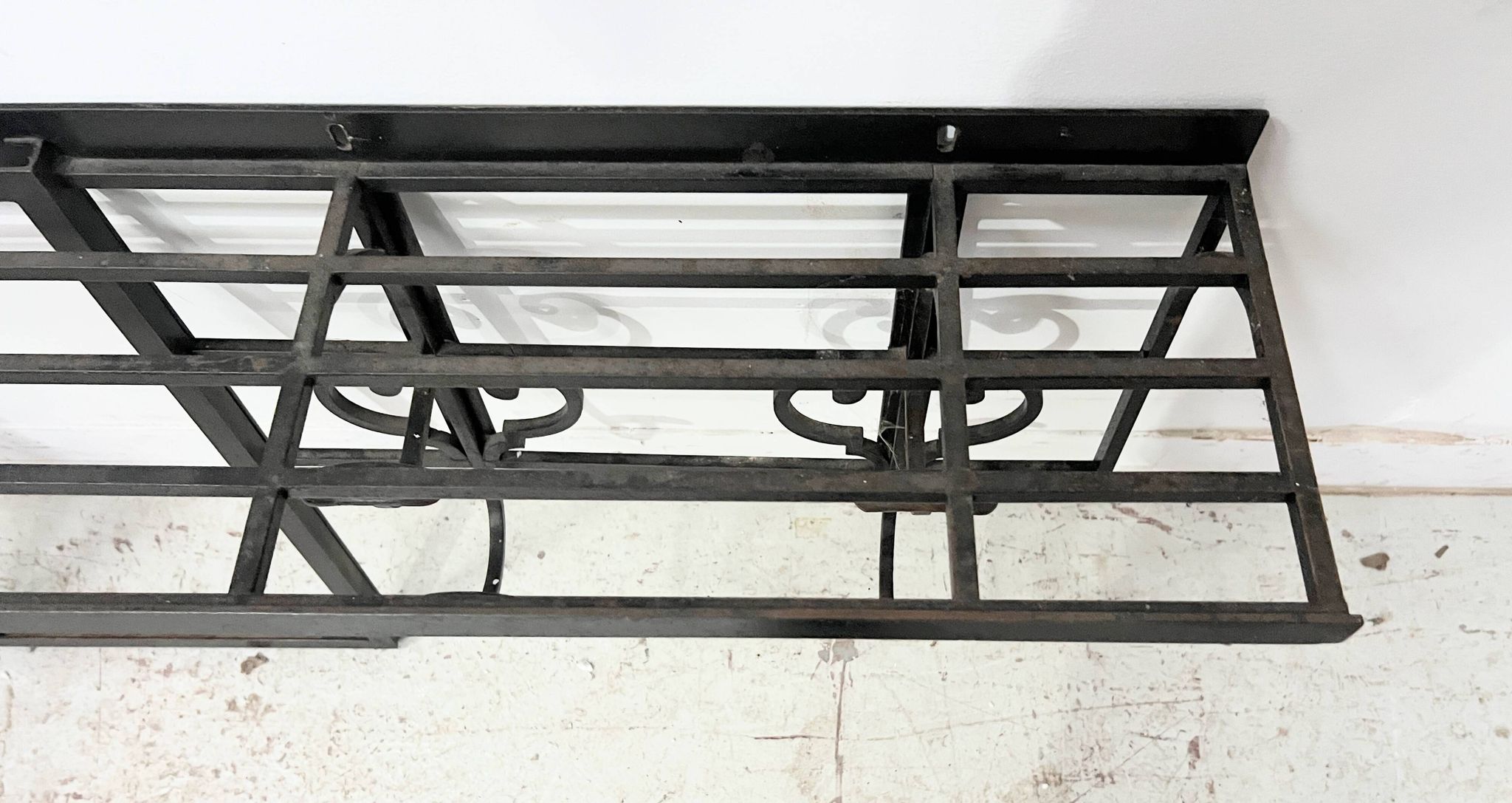 Art Deco wall coat rack in hammered wrought iron, 20th century.