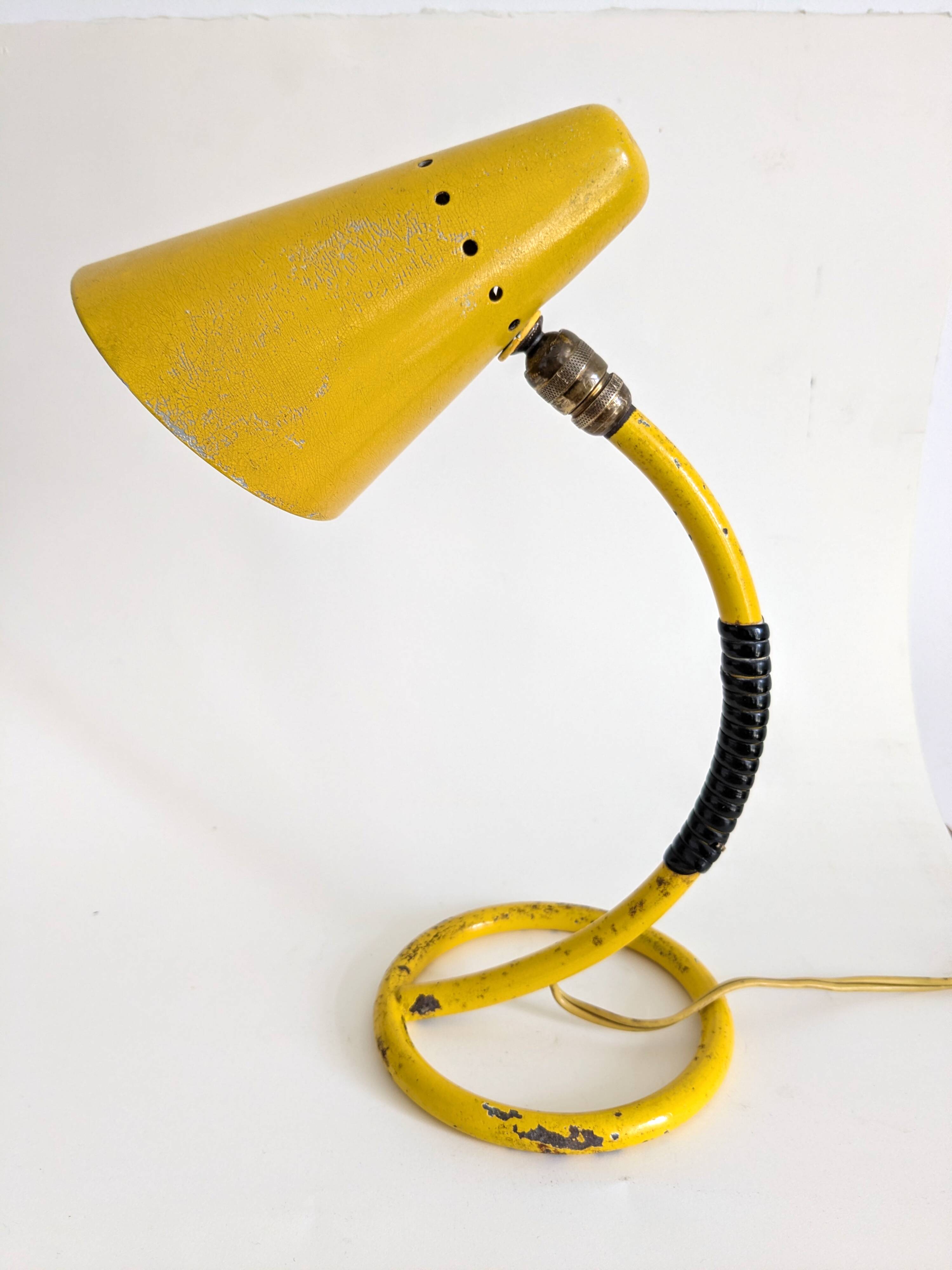 Yellow table lamps from the 1950s "scoubidou".