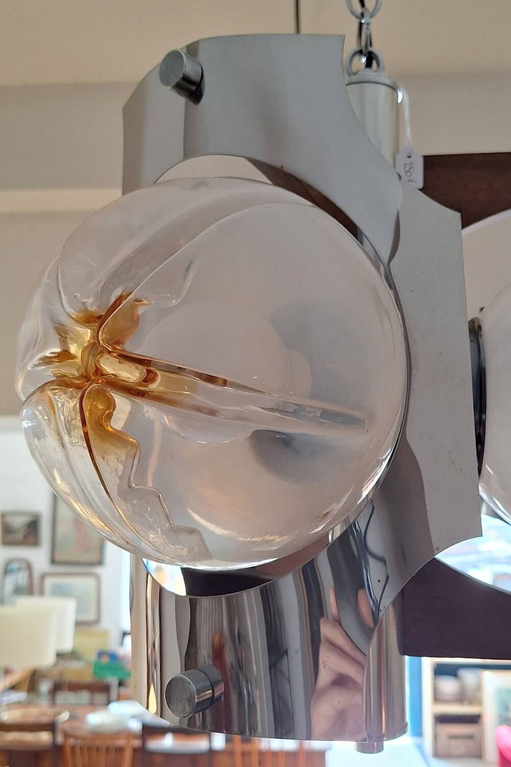 3-globe pendant light