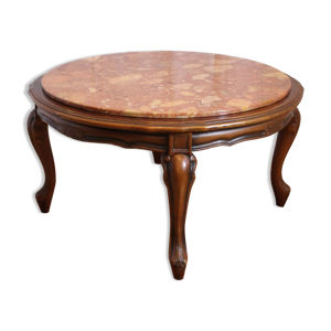 Table basse en marbre rouge
