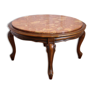 Table basse en marbre rouge