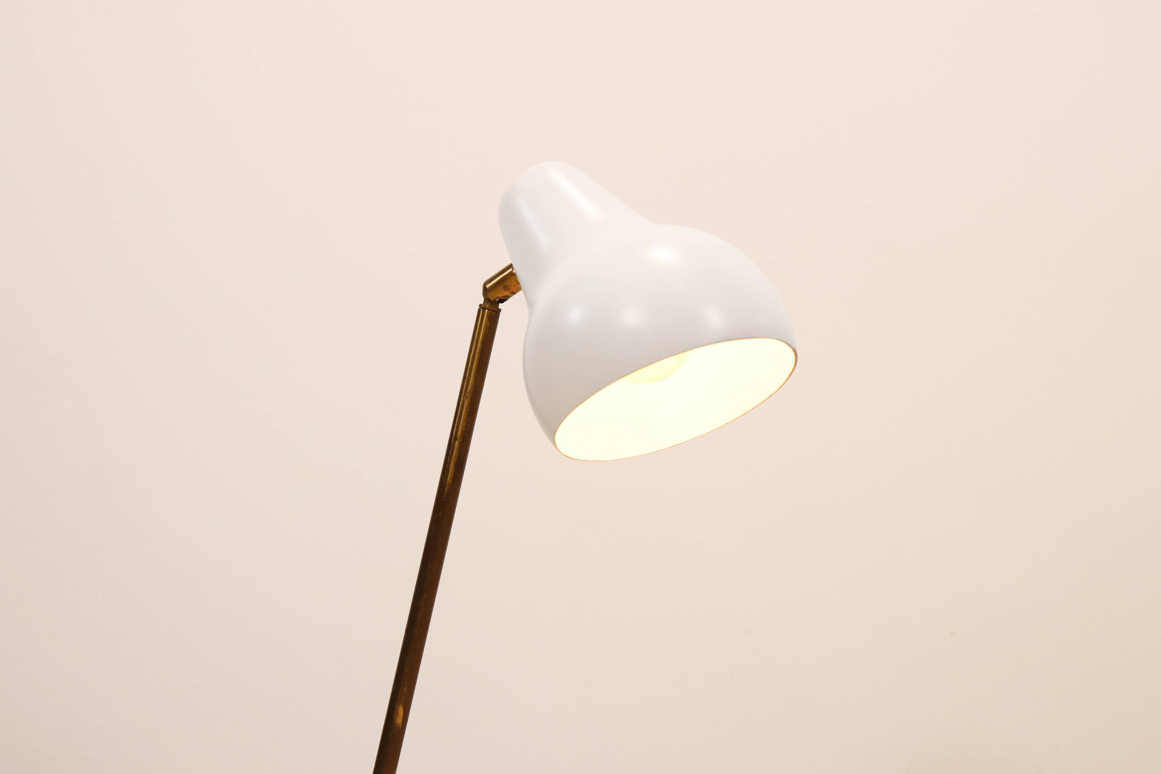 Original vintage Vilhelm Lauritzen VL38 table lamp for Louis Poulsen