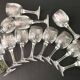 Set de 12 verres à vin en cristal taillé