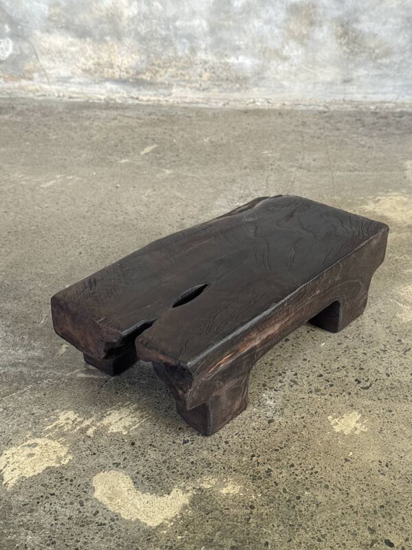 Petit stool, tabouret d'appoint en teck massif noir wabi-sabi L30 l8,5 H6