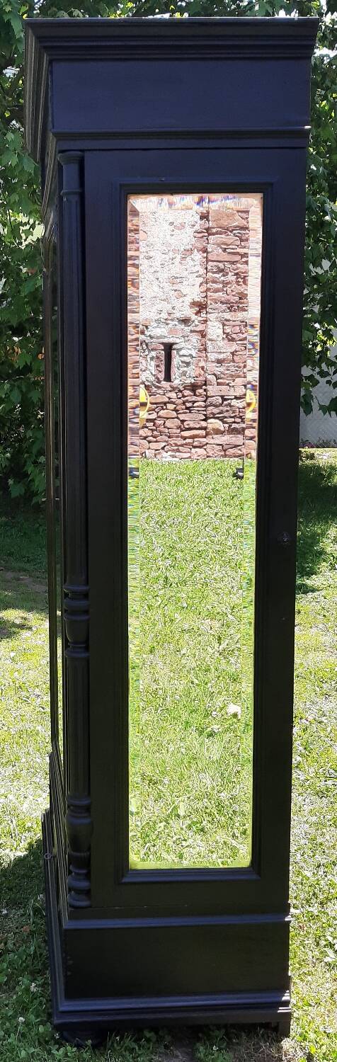 Dressmaker's cabinet with beveled triptych mirrors. (Mirror cabinet)