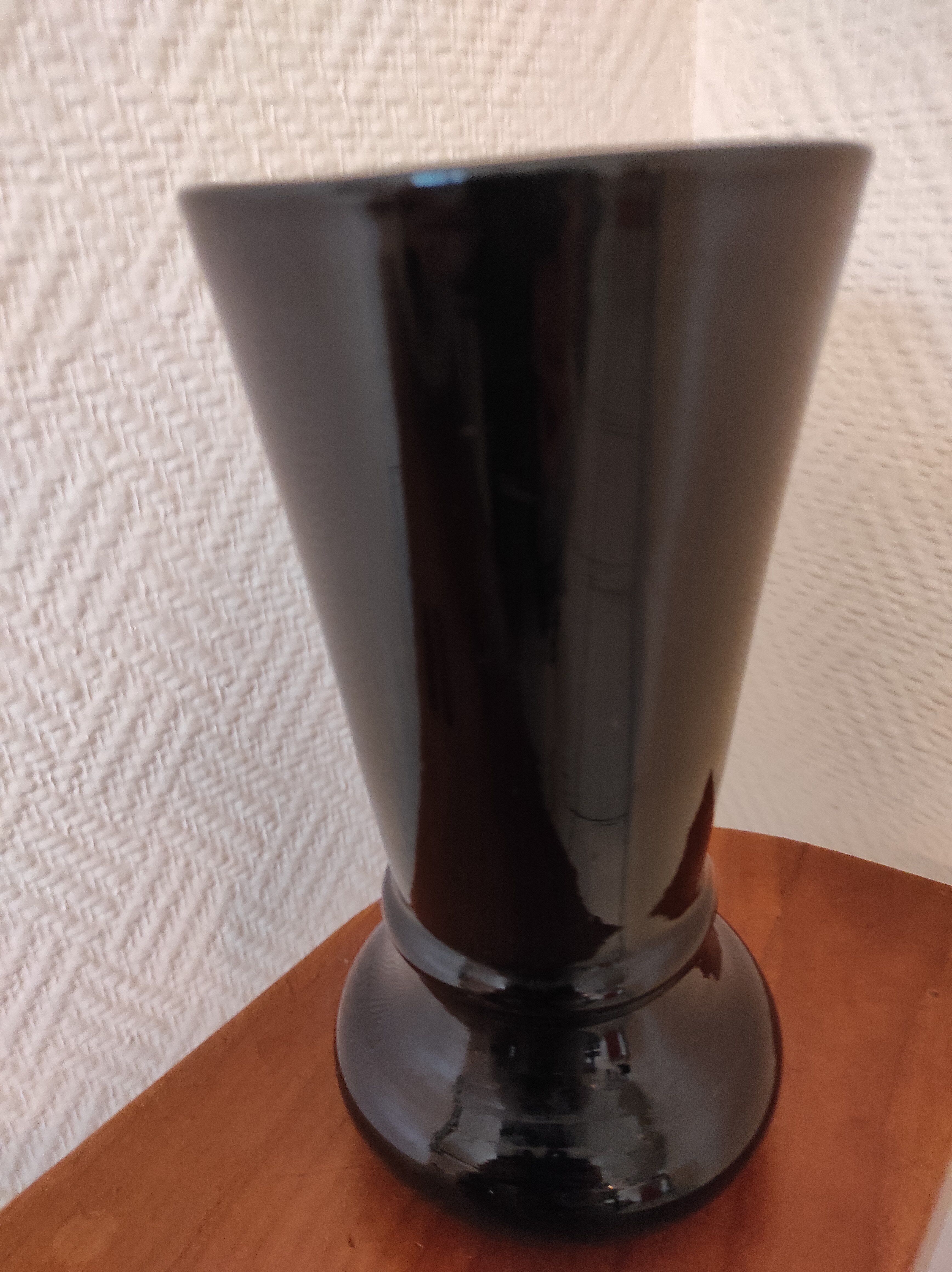 Black opaline vase