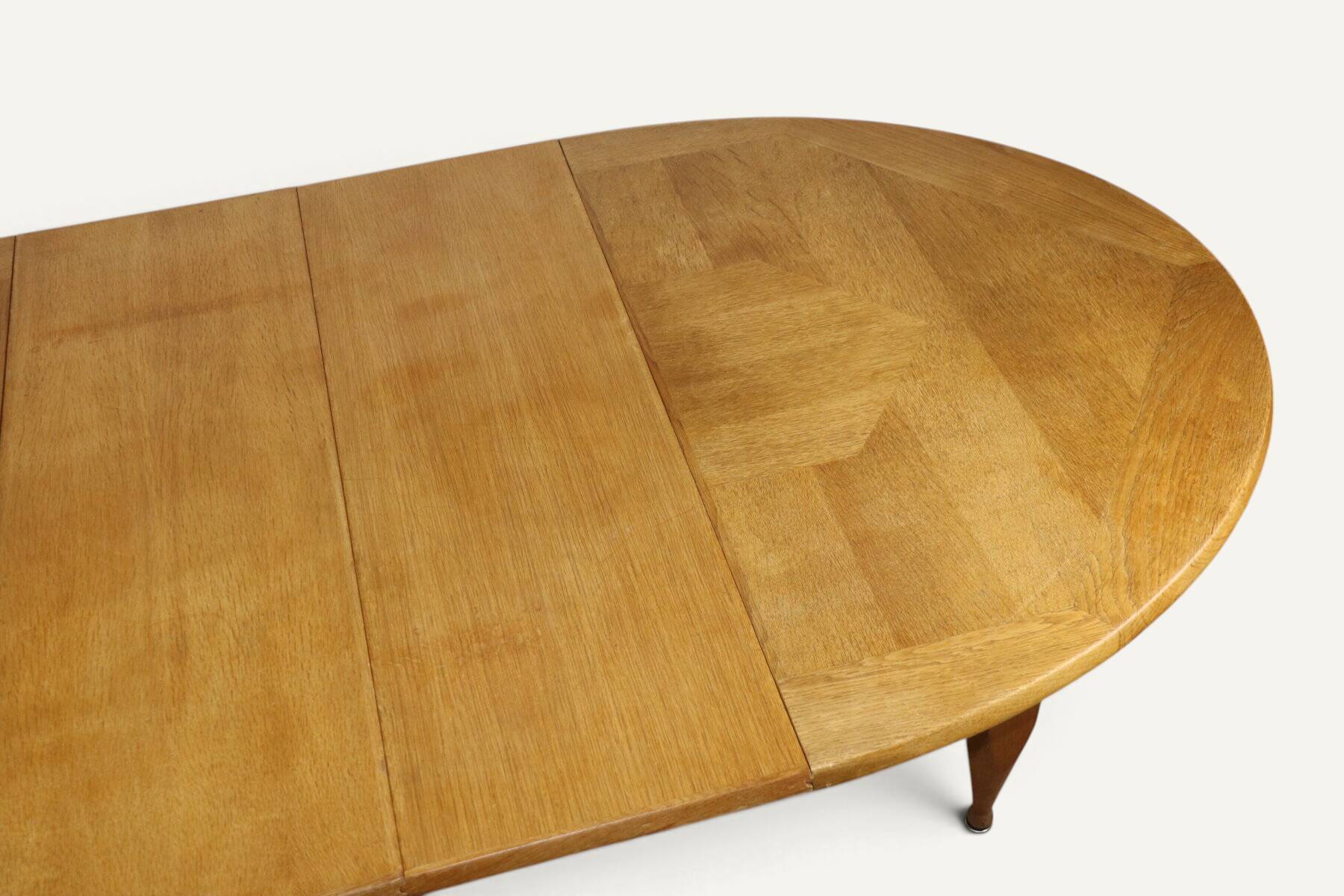 Extendable dining table in oak by Guillerme and Chambron - 1960s