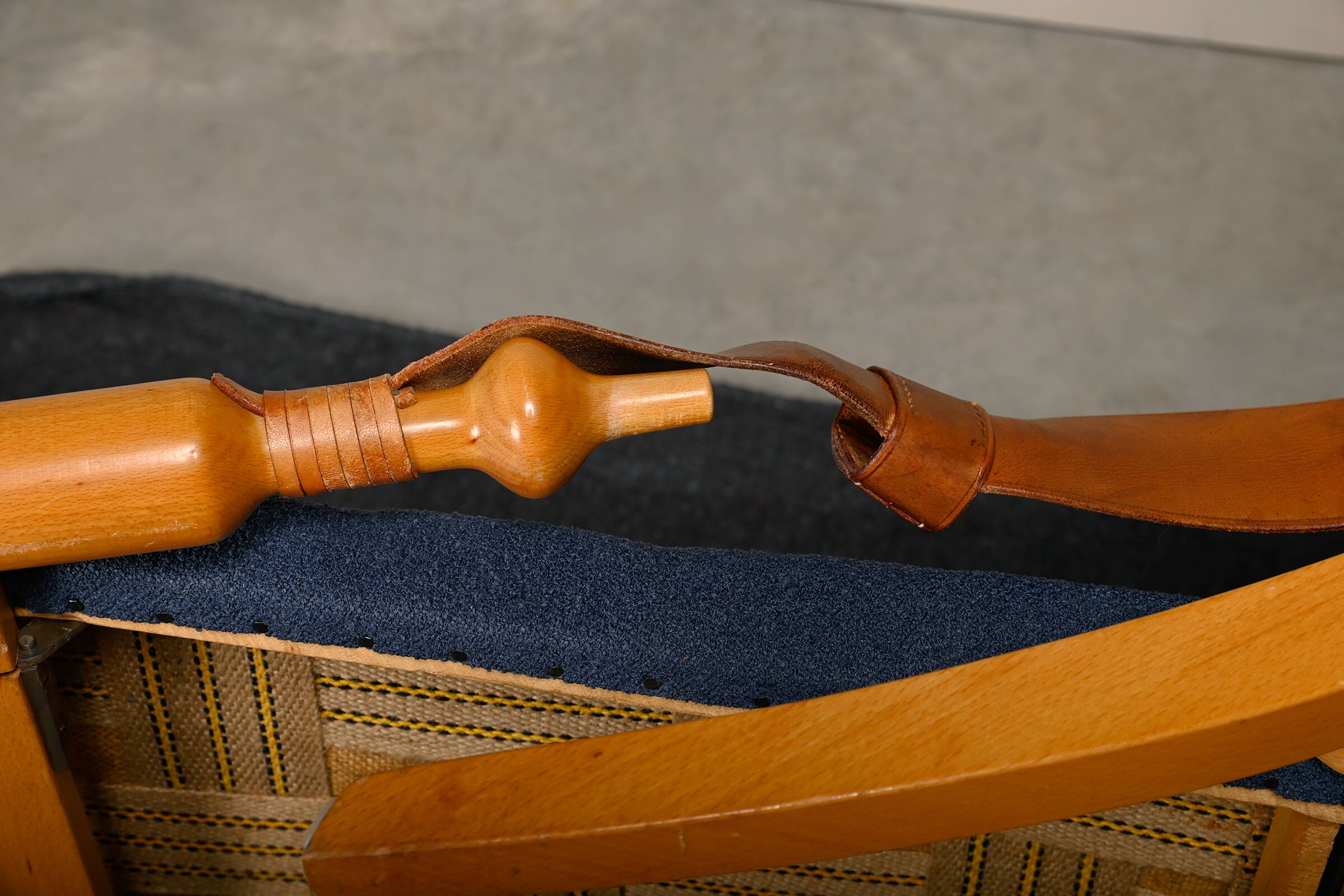 Scandinavian Modern Foldable Safari Lounge Chair in Beech wood and Blue fab