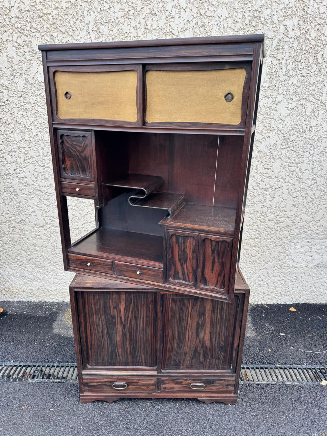 Elégant cabinet en deux corps typique style japonais, vers les années