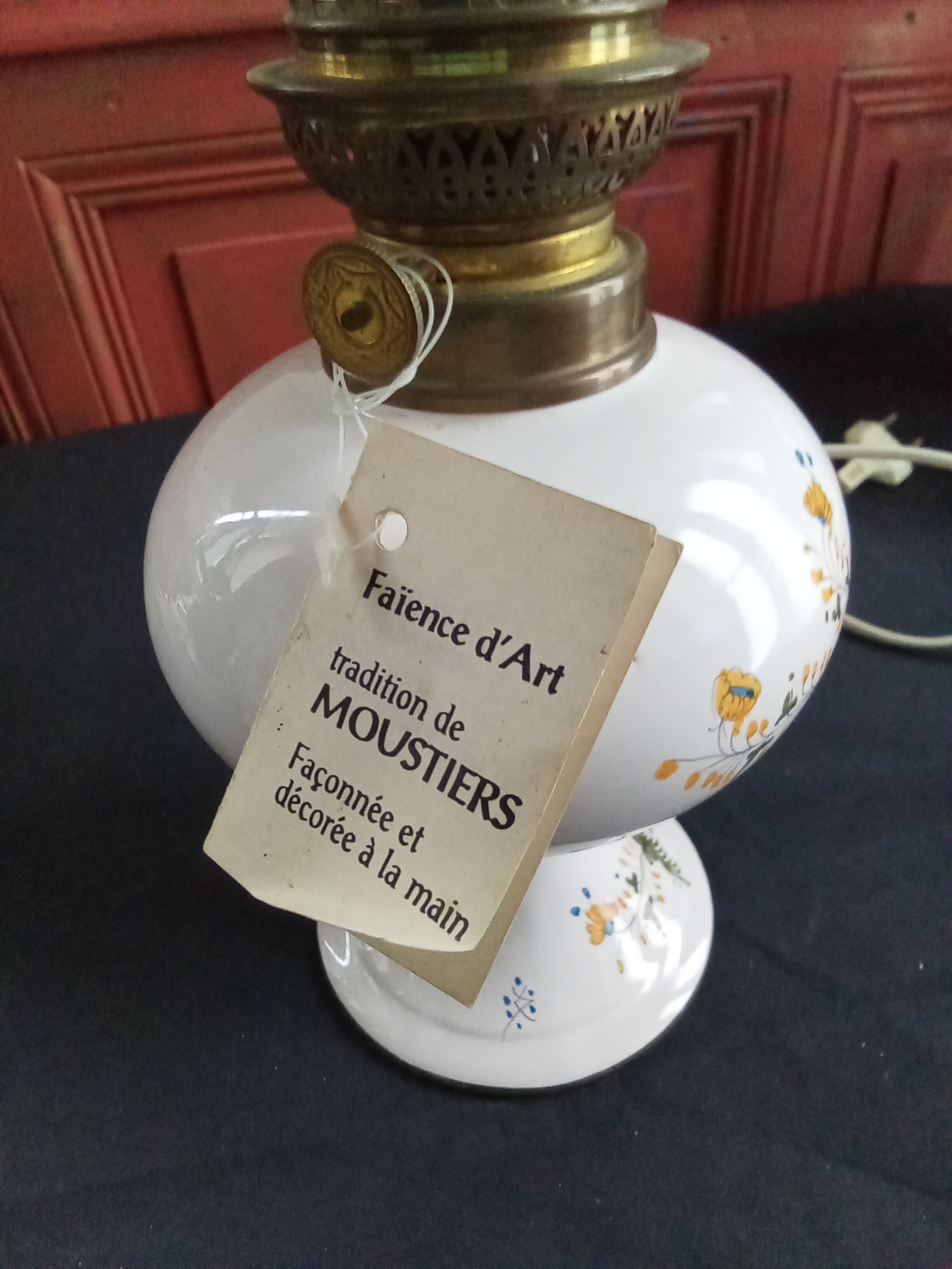 Moustiers earthenware lamp